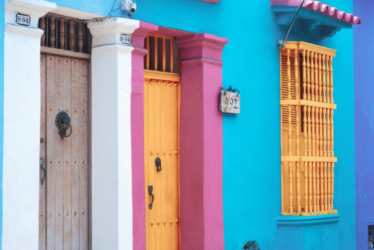cartagena - kolumbien - bunte Fassade